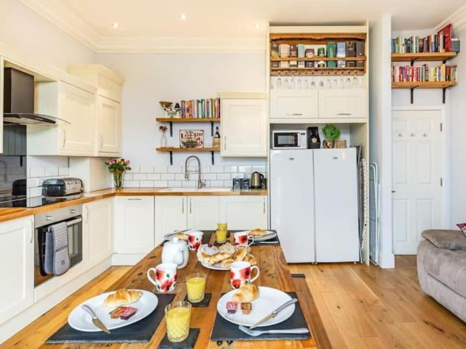Number 7 Torquay Stunning Sea Views Lejlighed Eksteriør billede